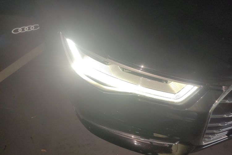 奥迪A6L 2018款 30周年年型 45 TFSI quattro 运动型车身外观8