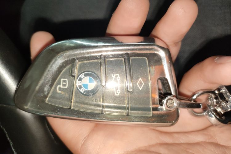 宝马3系 2022款 325Li M运动套装中控内饰7001