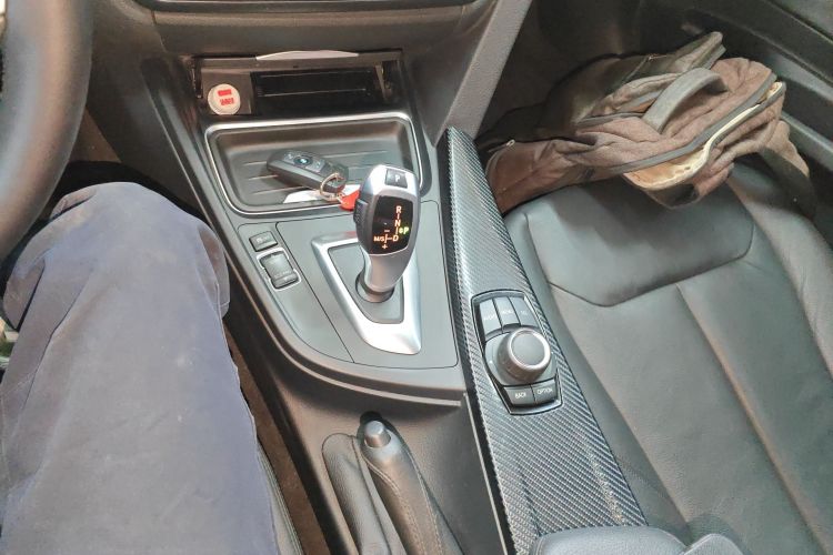 宝马3系GT 2013款 320i 领先型局部细节18