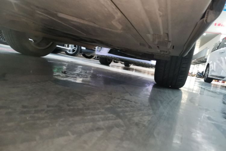 奔驰GLB 2020款 GLB 180 时尚型局部细节9002