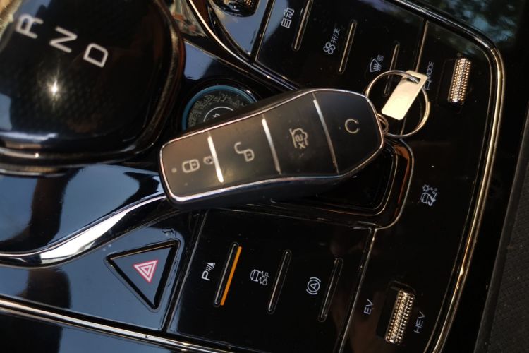 比亚迪 汉 2022款 DM-i 121KM 尊荣型中控内饰11