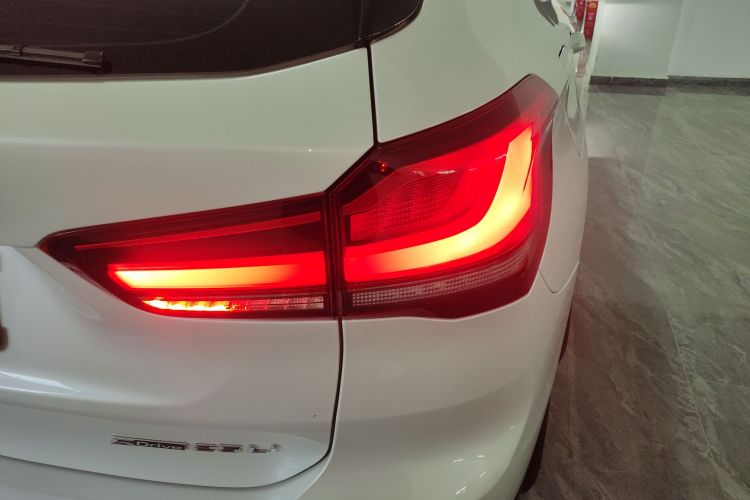 宝马X1 2022款 sDrive25Li 领先型车身外观9