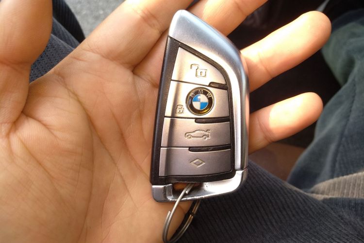 宝马X7 2021款 xDrive40i 领先型豪华套装中控内饰11