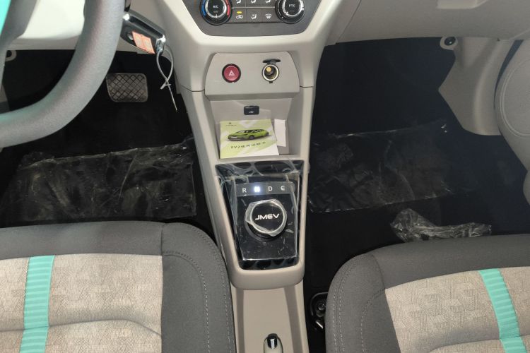 江铃集团新能源 易至EV2 2026款 PLUS+ 舒适型中控内饰18
