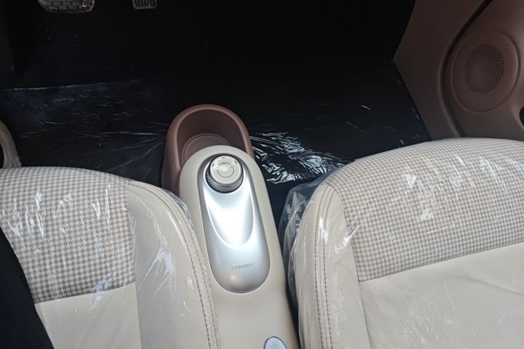 五菱汽车 宏光MINIEV 2025款 四门版 进阶款中控内饰18