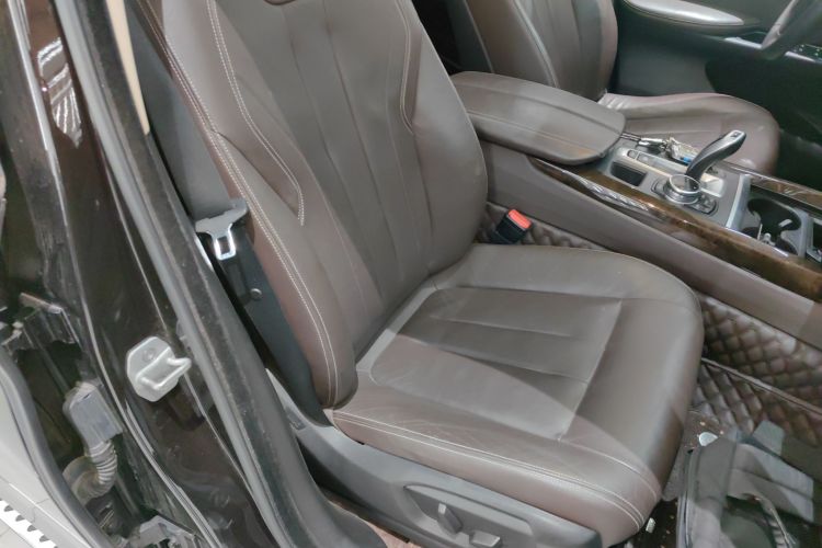 宝马X5(进口) 2014款 xDrive35i 典雅型局部细节41