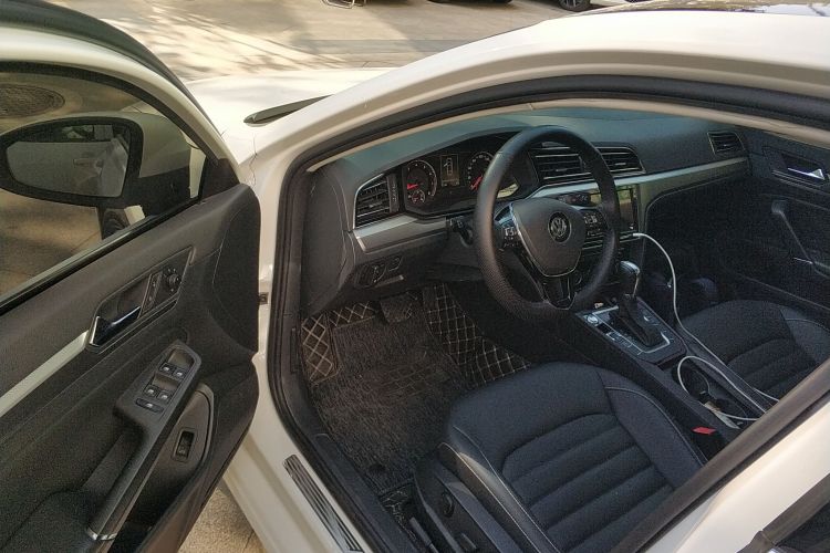 大众 凌渡 2019款 280TSI DSG舒适版 国VI中控内饰20