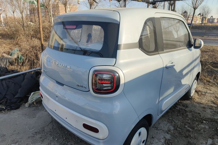 奔腾小马 2026款 222km 萌趣马 Plus车身外观7