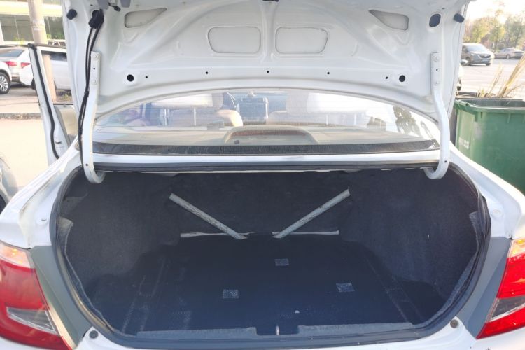 理念S1 2014款 1.3L 手动舒适版机舱底盘23