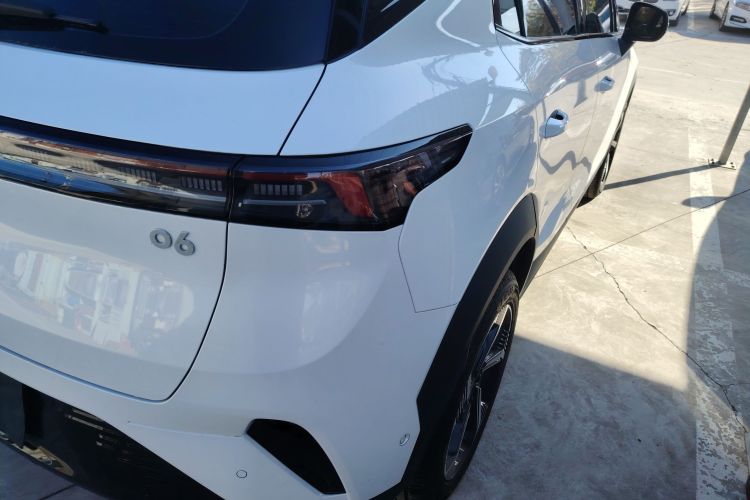 领克06 2025款 Renew 1.5T Halo车身外观9