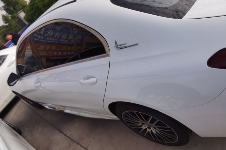 奔驰C级 2025款 C 200 L 运动版车身外观4