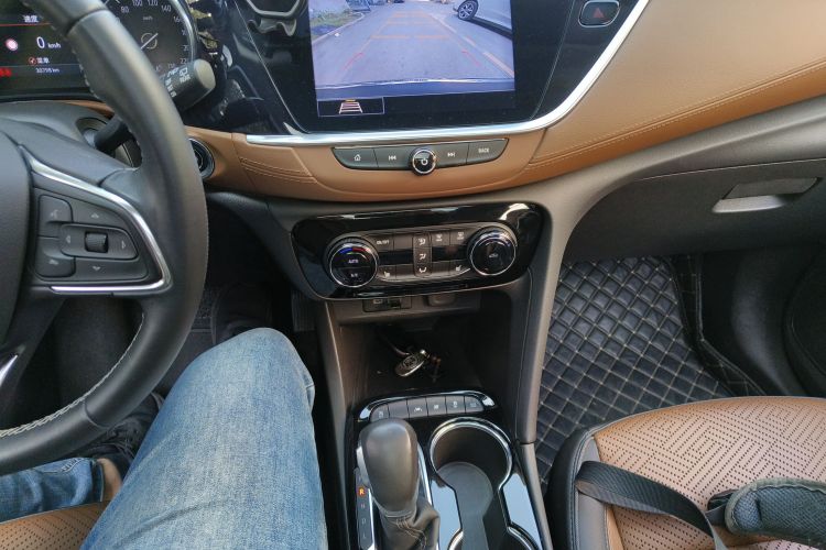 别克 昂科拉GX 2020款 20T CVT两驱旗舰型中控内饰18