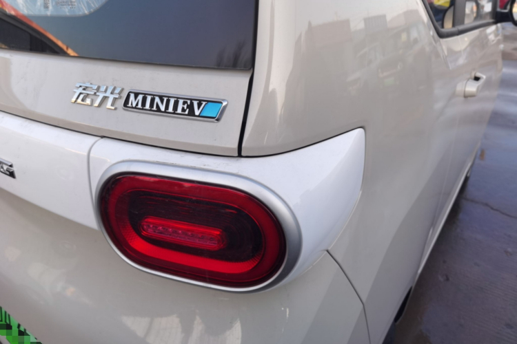 五菱汽车 宏光MINIEV 2024款 第三代 215km 青春版车身外观6006