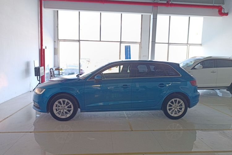 奥迪A3 2016款 Sportback 35 TFSI 进取型车身外观4