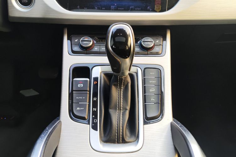 吉利汽车 博越 2018款 1.8TD 自动两驱智联型4G互联版中控内饰18