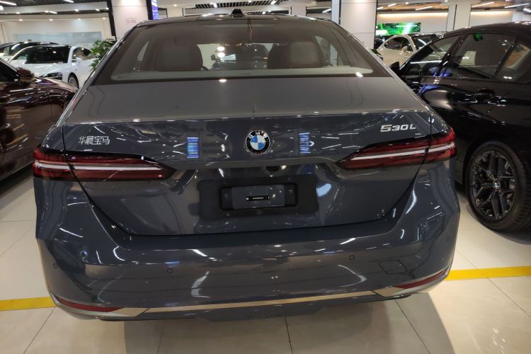 宝马5系 2024款 530Li 尊享型 豪华套装车身外观6