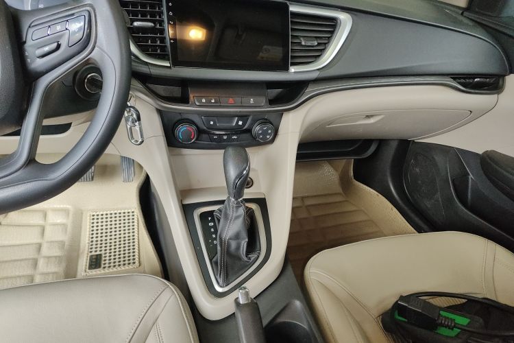 别克 英朗 2016款 15N 自动精英型局部细节16