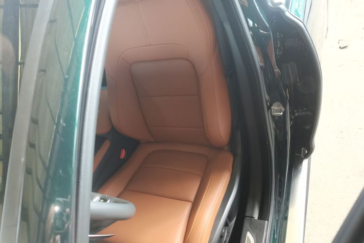 捷豹XFL 2023款 XFL 2.0T P250 两驱精英运动版局部细节19