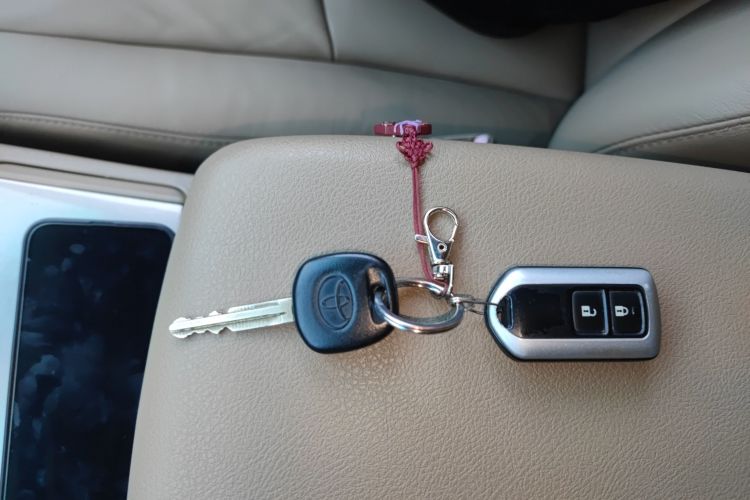 丰田 汉兰达 2012款 2.7L 两驱7座豪华版中控内饰7001