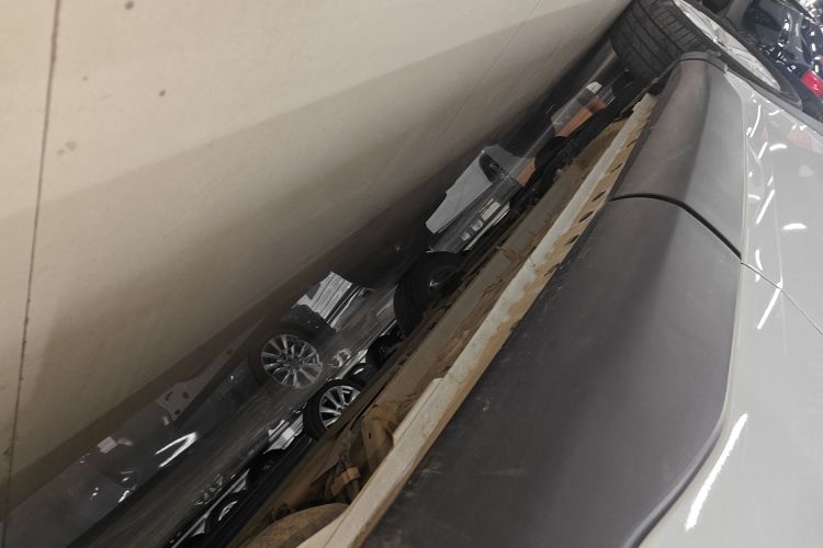 丰田 锋兰达 2023款 2.0L CVT精英版局部细节9002