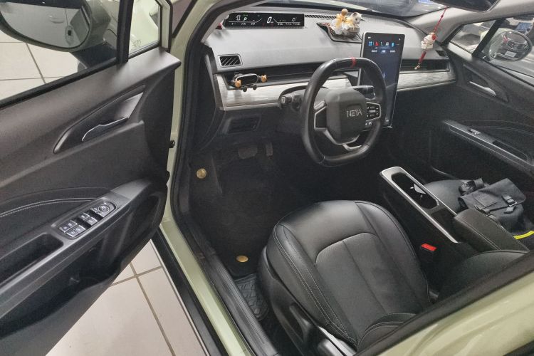 哪吒汽车 哪吒V 2022款 潮 300 Lite 三元锂中控内饰20