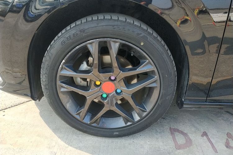 东风风神 奕炫 2021款 230T 自动追影骑士版车身外观6007