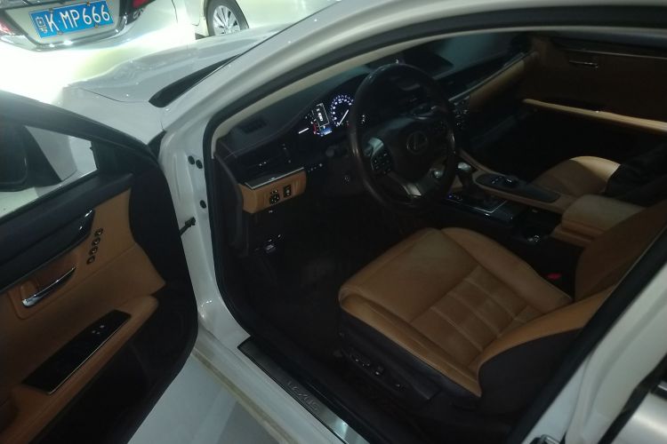 雷克萨斯ES 2015款 250 典雅版中控内饰7003