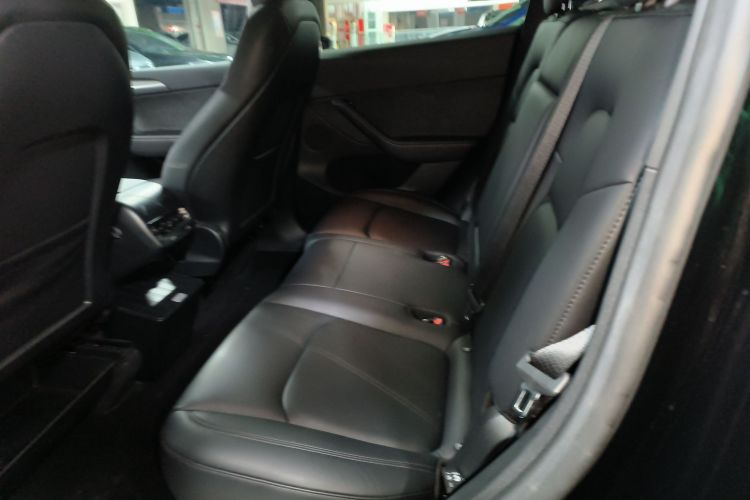 特斯拉 Model Y 2023款 后轮驱动版中控内饰21