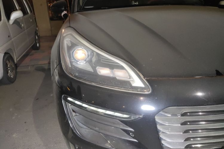 众泰SR9 2017款 2.0T 自动极致之光版车身外观8