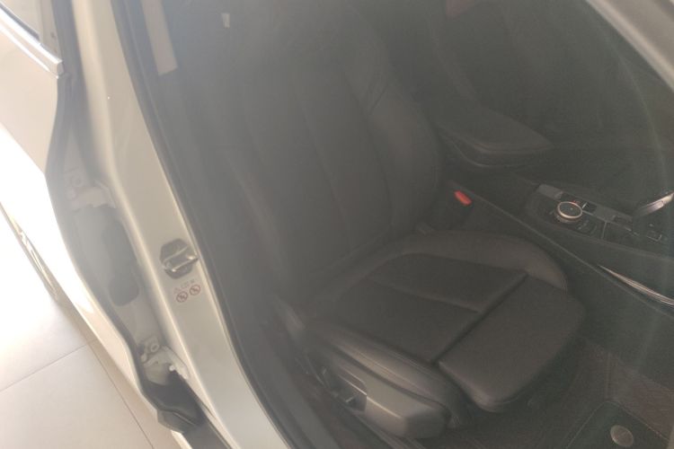 宝马X2(进口) 2019款 sDrive25i 领先型M越野套装 国VI局部细节41