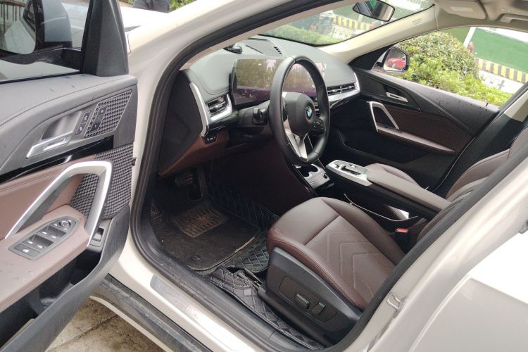 宝马X1 2023款 sDrive20Li X设计套装中控内饰20