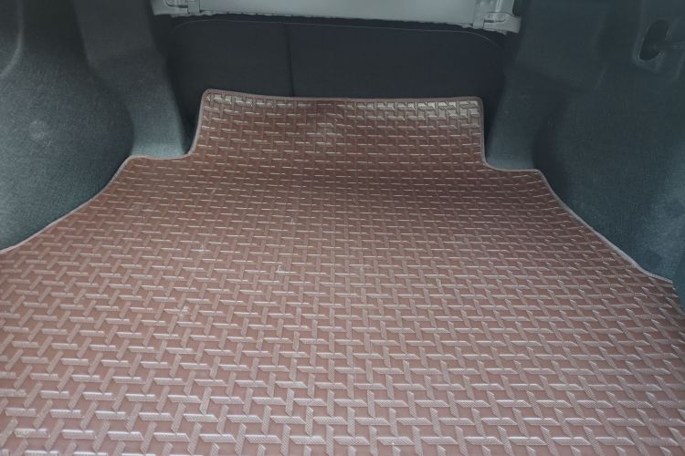 丰田 凯美瑞 2024款  双擎 2.0HG 尊贵版中控内饰23