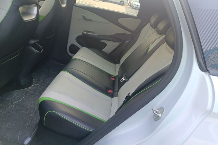 比亚迪 海豚 2021款 405km 时尚版中控内饰7004