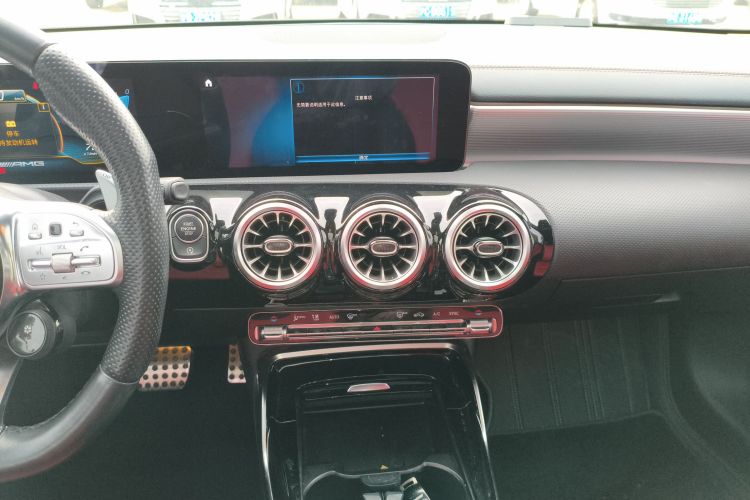 奔驰A级AMG 2022款 AMG A 35 L 4MATIC中控内饰16