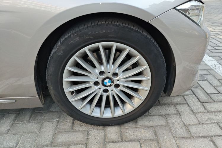 宝马3系 2015款 320Li 超悦版豪华设计套装车身外观6007