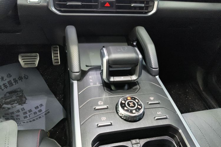 捷途旅行者 2024款 2.0T 四驱穿越PRO娱乐版局部细节18