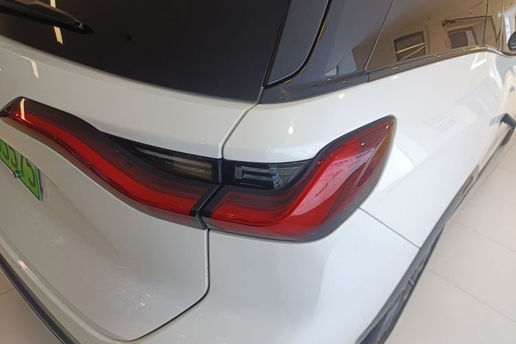 蔚来ES8 2020款 580KM 六座版车身外观6006