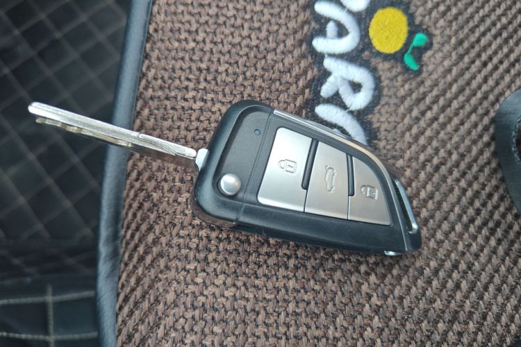 大众 桑塔纳 2016款 1.6L 手动风尚版中控内饰7001