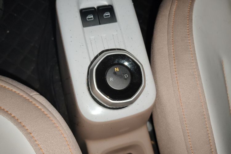 吉利银河 2023款 熊猫mini 200km 灵动熊局部细节18