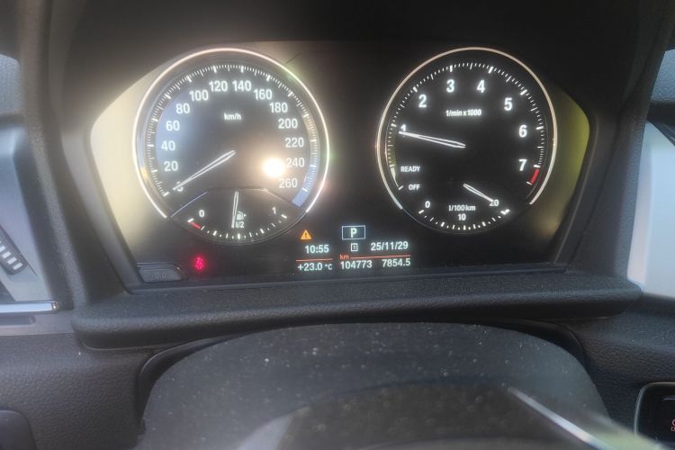 宝马2系多功能旅行车 2019款 220i 领先型中控内饰15