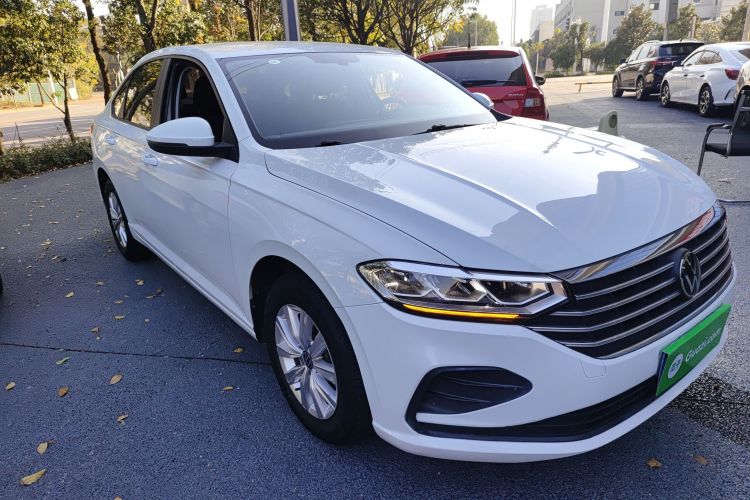 大众 朗逸 2023款 改款 1.5L 自动得逸版车身外观3