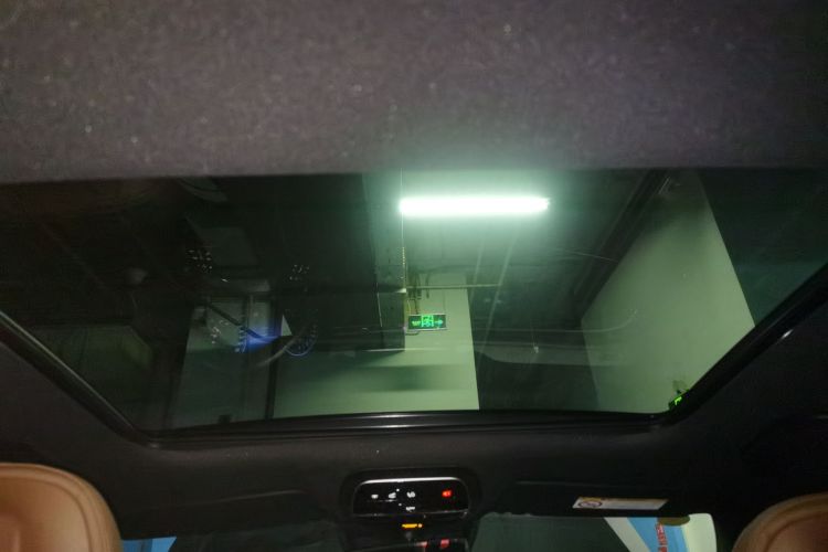 奔驰E级新能源 2024款 E 350 e L 插电式混合动力轿车局部细节22