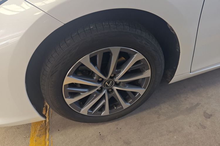 雷克萨斯ES 2023款 200 卓越版车身外观6002