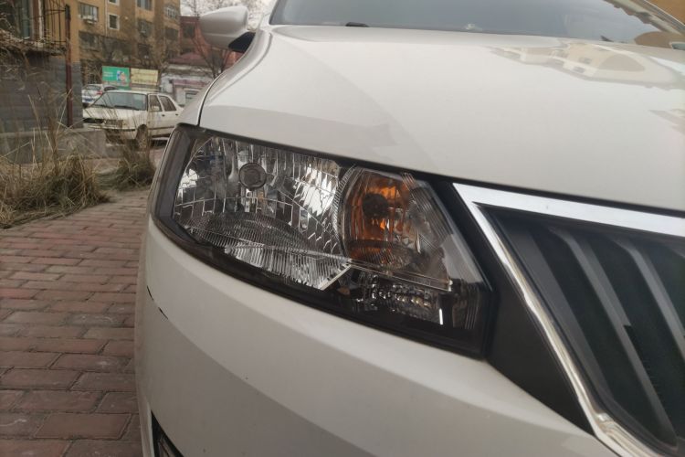 斯柯达 昕锐 2016款 1.6L 手动创行版车身外观8