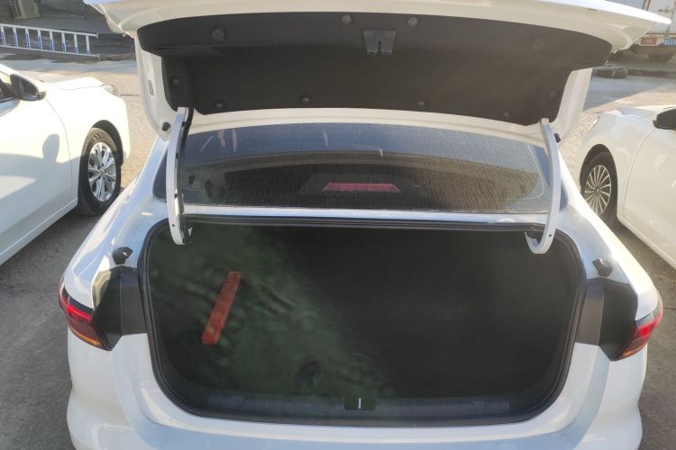 吉利汽车 帝豪 2022款 第4代 1.5L CVT尊贵型机舱底盘23