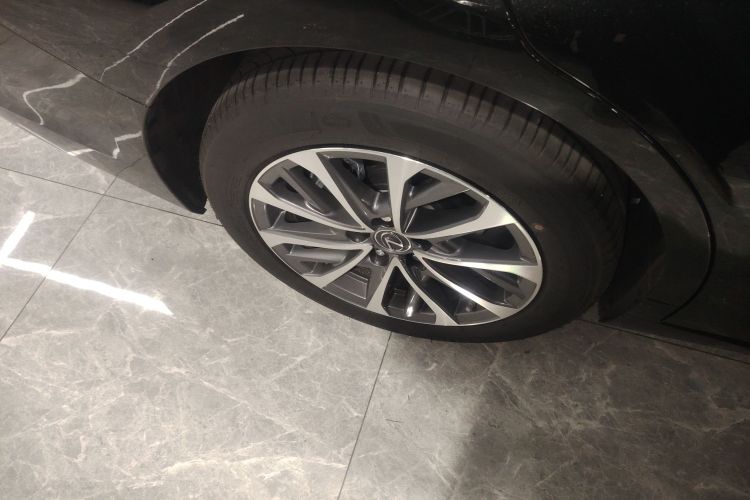 雷克萨斯ES 2025款 300h 臻享版车身外观6008