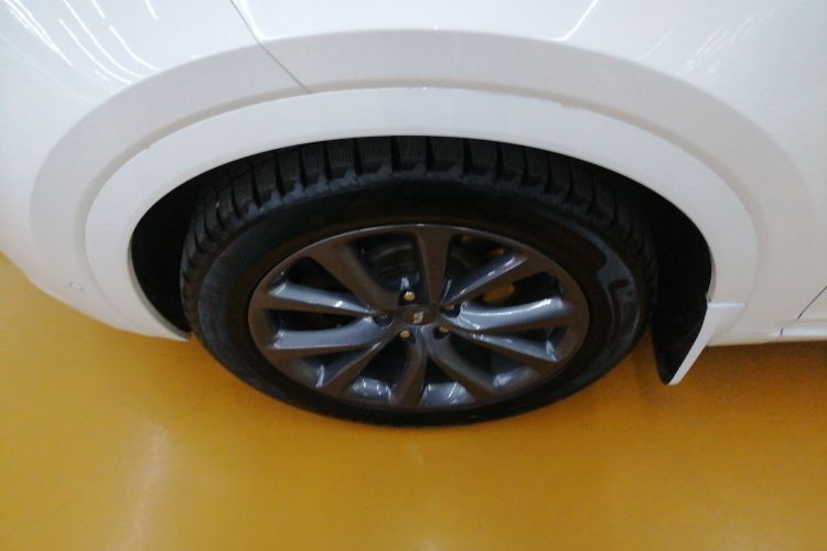 理想汽车 理想ONE 2020款 增程6座版车身外观6007