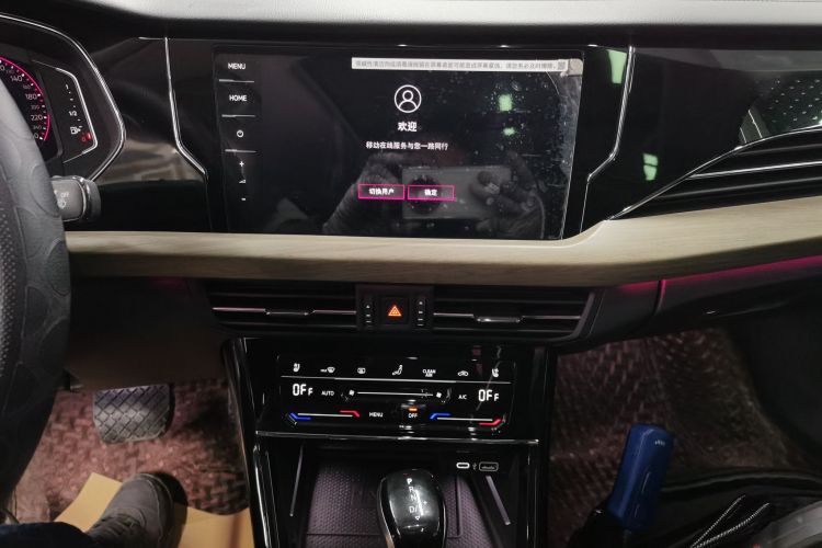 大众 帕萨特 2021款 330TSI 豪华版中控内饰16