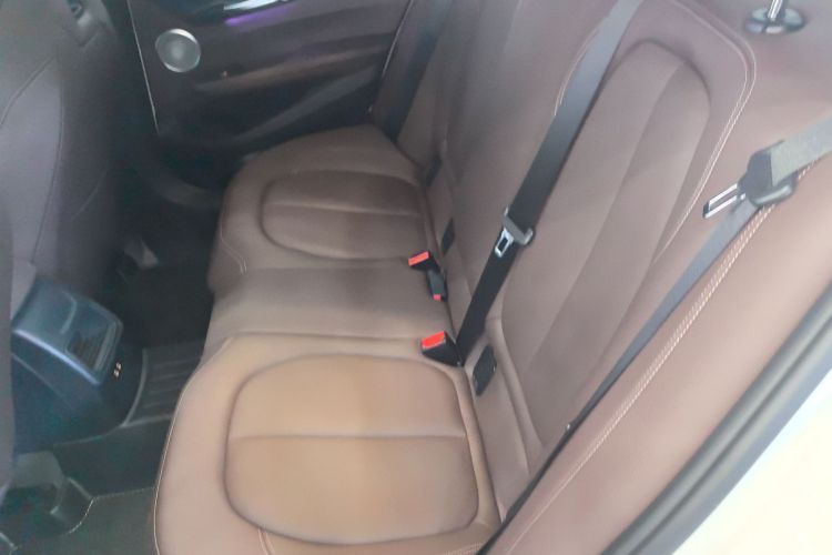 宝马1系 2022款 125i M运动曜夜版中控内饰21