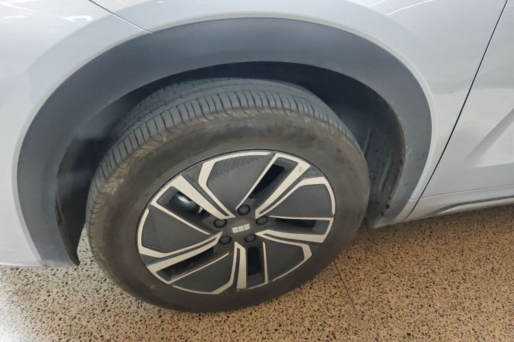 吉利银河 银河星舰7 EM-i 2025款 120km 领航版车身外观6007